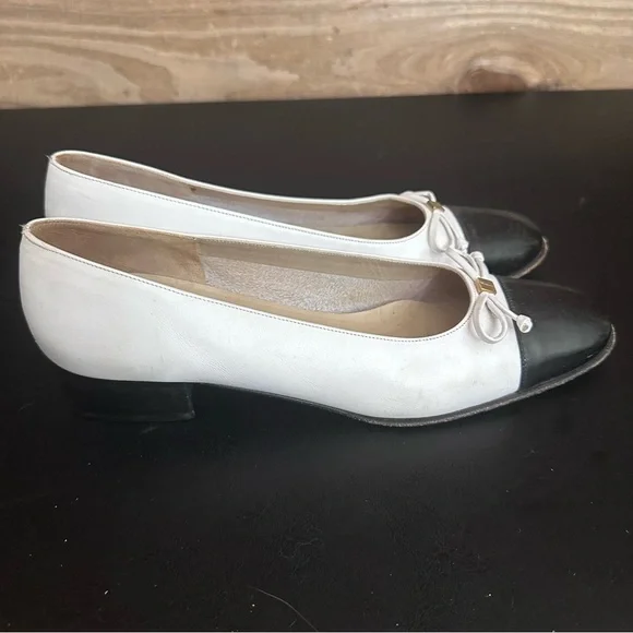 Salvatore Ferragamo Pumps Shoes Logo Monotone Women's 6.5 2A Black White Vtg - Picture 5 of 9